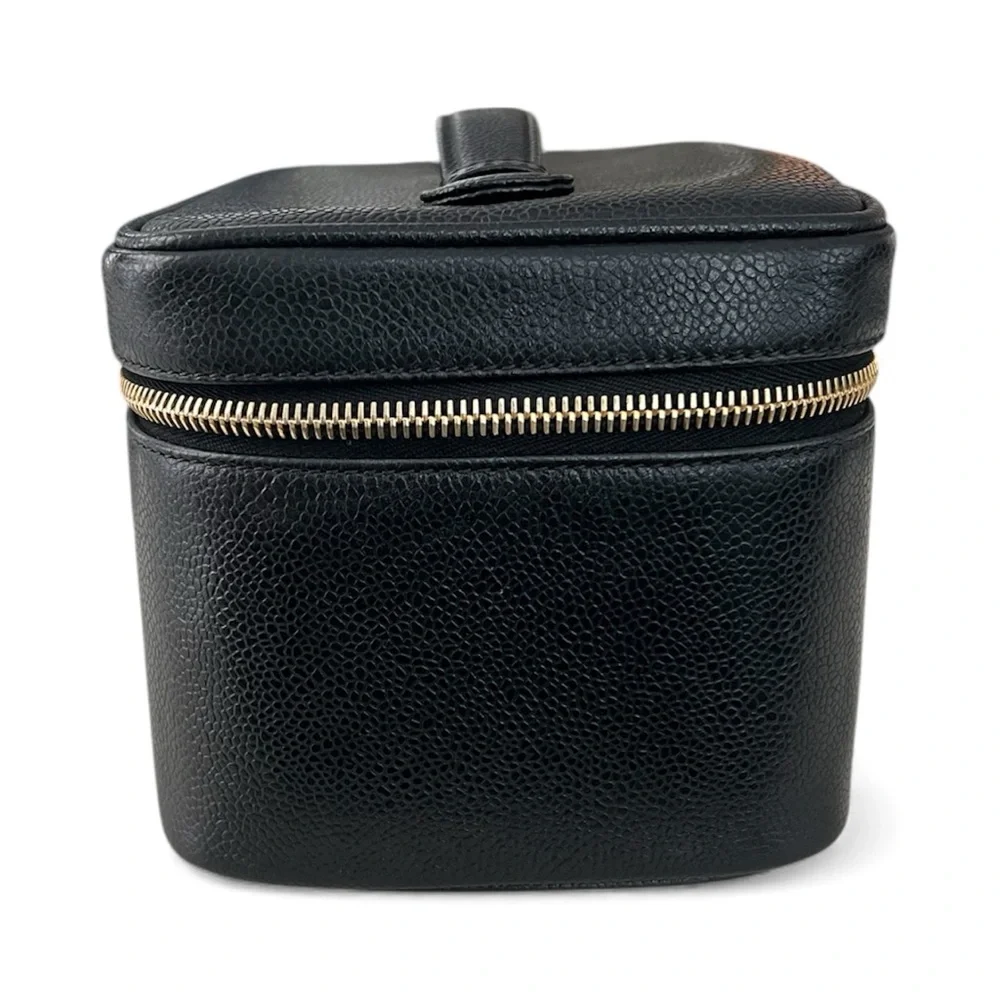 CHANEL Rare 1997 Mirrored Vanity Cosmetic Case / Make Up Bag / Caviar Leather - Picture 8 of 16